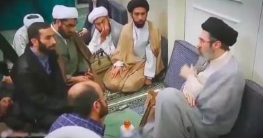 مجتبى خامنئي يظهر فى الفيديو الذى بثته وكالة "مهر"  جالسا وسط عدد من طلابه 