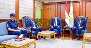 محافظ كفر الشيخ يناقش مع مدير الأمن عددًا من الملفات