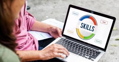 اليوم العالمى للشباب.. 7 مهارات حياتية لازم المراهق يتعلمها قبل سن 18