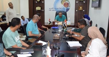 رئيس مياه القناة يتابع تعاقدات الصرف الصحى بالقرى.. وتقسيط المقايسات لتسهيل الإجراءات
