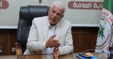 الدكتور سيد خليفة نقيب الزراعيين