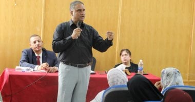 مدير تعليم الوادى الجديد يناقش استعدادات قطاع باريس لبدء العام الدراسى