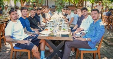 عزومة إفطار تجمع محمد صلاح ونجوم طرابزون قبل انطلاق الموسم