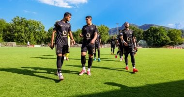 لاعبو الأهلي فى التدريبات