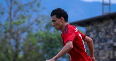أشرف بن شرقي لاعب الأهلي