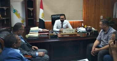 وكيل صحة سوهاج يبحث مع مدير المستشفى التعليمى آليات التعاون لخدمة المرضى