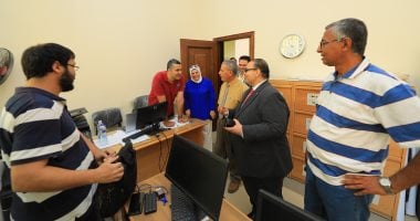 رئيس جامعة كفر الشيخ يتفقد استقبال الطلاب وأولياء الأمور بالجامعة الأهلية