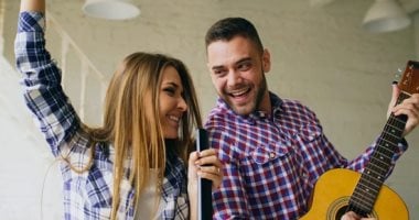 هوايات تساعد الأزواج على العيش بسعادة لسنوات طويلة.. بتقوى علاقاتهم ببعض