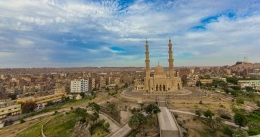 مساجد لها تاريخ.. «بدر الطابية» من حصن عسكرى إلى مسجد تاريخى بأسوان.. حكاية صرح دينى فوق هضبة تطل على النيل.. المكان يحكى تاريخ 200 عام جنوب مصر.. 24 عمودا وقبة ومئذنتان وتفاصيل معمارية متميزة.. صور