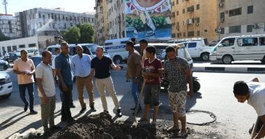 محافظ أسوان يضبط مخالفات بطريق السادات