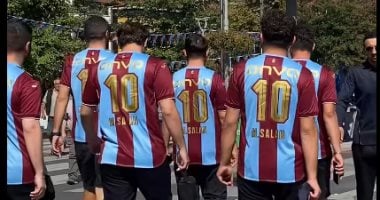جماهير طرابزون سبور ترتدي قمصان محمد صلاح قبل لقاء فيرينكفاروسي.. فيديو جماهير طرابزون سبور ترتدي قمصان محمد صلاح