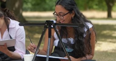 فى زمن الذكاء الاصطناعى.. لماذا يعود Gen Z إلى الرسم على طريقة القرن الـ19؟