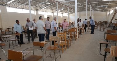 رئيس جامعة قنا يتفقد جاهزية القاعات الدراسية استعدادًا للعام الجامعي الجديد