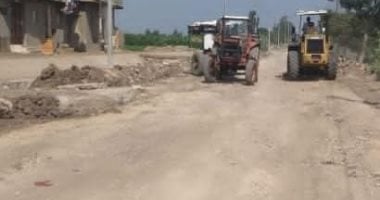 بدء أعمال رصف طريق جسر ترعة فرهاش بالبحيرة بطول 4 كيلومترات