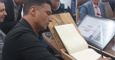 فخور بهذا الصرح المصري.. رسالة بخط اليد من وزير الصناعة لأحد مصانع دمياط