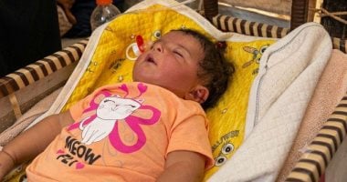 ليندا أبو طاقية.. رضيعة تصارع الموت وقلبها ينتظر جراحة تنقذ حياتها خارج غزة
