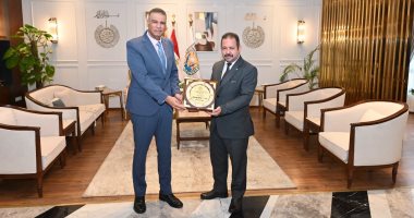 جنوب سيناء تبحث مع البحوث الفلكية مشروعات الرصد الفلكي ودعم السياحة العلمية