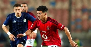 منصف بقرار لاعب منتخب الجزائر والنادي الأهلي
