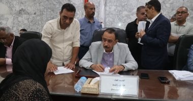 محافظ سوهاج يوجه بسرعة الاستجابة لمطالب المواطنين