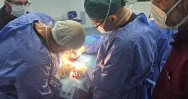 استئصال ورم سرطاني فى الأذن لمسن عمره 70 عاما لأول مرة بمستشفى كفر شكر