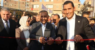 محافظ القليوبية ووزير الرياضة يفتتحان ملعبا قانونيا بمركز شباب أبو الغيط