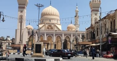 منطقة السيد البدوي في الغربية تتزين في المولد النبوي الشريف.. إقبال على محال بيع الحلوي والحمص.. الأهالي: أجواء روحانية وطابع إسلامي.. والمحافظ: نستعد للموسم واحتفالات مولد شيخ العرب بخطة تطوير متكاملة.. صور