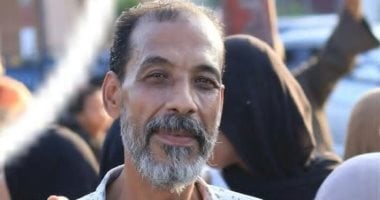 المتهم بقتل والده بسبب مطالبته بالعمل يمثل الجريمة أمام النيابة بالشرقية