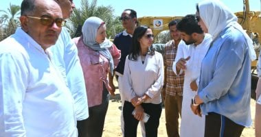 توفير أتوبيسات لنقل معلمين مدارس قرية الحمراء بصحراوى البحيرة
