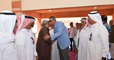 محافظ جنوب سيناء يبحث مع مشايخ وعواقل دهب مطالب المواطنين وخطة تطوير المدينة