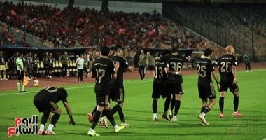 الأهلي يتقدم على زد بهدف نظيف في الشوط الأول
