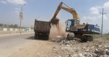 رفع ونقل 700 طن من المخلفات الصلبة ونواتج التطهير بطريق نبروه طلخا فى الدقهلية