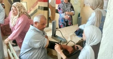 قافلة طبية لـ "حياة كريمة"  تخدم 766 مواطناً بكفر أبو الديب في الشرقية