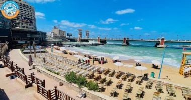 تحسن تدريجى وانحسار "ملتم أغسطس" بشواطئ الإسكندرية.. عودة أجواء المصيف وهدوء الأمواج.. رفع الراية الصفراء شرقا والحمراء غربا.. انطلاق أولى فعاليات "شاطئ الفن" من ستانلى.. والمحافظ : تنفيذ قرار غلق شاطئ وانلى