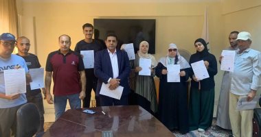 عمل جنوب سيناء تُسلّم عقود عمل لذوي الهمم للعمل بالمنشآت السياحية بشرم الشيخ