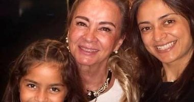 ياسمين ونجلاء فتحى وحفيدتها 