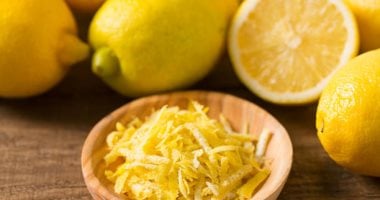 من تعطير الثلاجة لسلة القمامة.. 5 استخدامات غير متوقعة لقشر الليمون