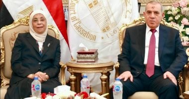 رئيسة النيابة الإدارية تهنئ رئيس محكمة النقض بتوليه منصبه