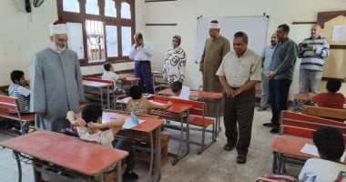 رئيس منطقة سوهاج الأزهرية يتفقد اختبارات القبول بقسم اللغات والتحويلات للمعاهد النموذجية