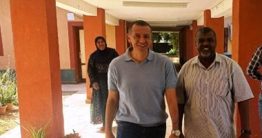 محافظ أسوان يتفقد مدارس نصر النوبة استعدادًا للعام الدراسى الجديد