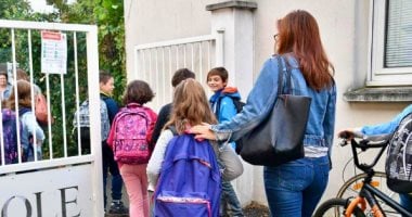 فرنسا تبدأ عامها الدراسى بإجراءات صارمة.. حظر الهواتف ومواجهة العنف أبرزها