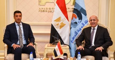 رئيس العربية للتصنيع ووزير الصناعة يبحثان الاستفادة من القدرات التصنيعية 