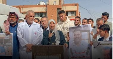"أطباء غزة.. وجع فى القلب ورسالة لا تنكسر".. طبيبة تواجه الموت بغرف الولادة وزوجة تنتظر زوجها المعتقل.. راوية الحرازين لـ"اليوم السابع": أنقذنا الأمهات على ضوء الهواتف والشموع.. وأريد العودة لبيتي لو كان ركاما