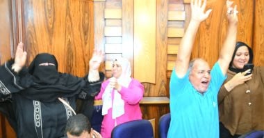 دموع وفرحة أهالى البحيرة بعد الفوز بقرعة الحج