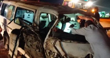 إصابة 13 شخصًا في انقلاب ميكروباص بطريق الإسماعيلية السويس الصحراوي.. صور