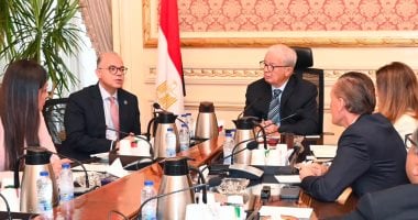 نائب رئيس الوزراء للشؤون الاقتصادية يستقبل وفدًا من مجموعة إنتيسا سان باولو الإيطالية