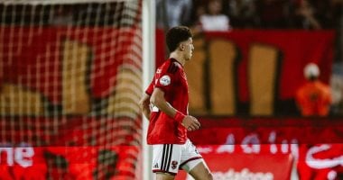 علي محمود لاعب وسط الأهلي 