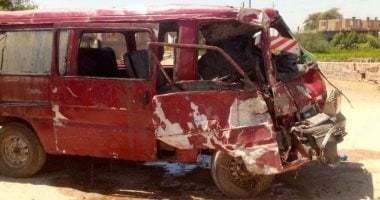 انقلاب ميكروباص طريق الفيوم بنى سويف
