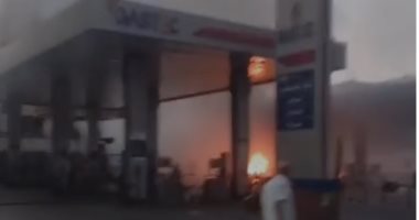 حريق داخل محطة وقود قرب محطة قطار أسوان.. والحماية المدنية تسيطر.. فيديو