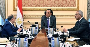 رئيس الوزراء يلتقي رئيس هيئة الدواء المصرية لمتابعة عدد من ملفات عمل الهيئة
