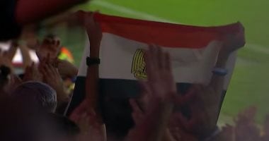 علم مصر يزين مدرجات طرابزون احتفالا بليلة محمد صلاح التاريخية 